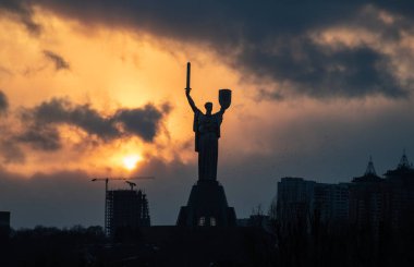 Kuşlar Kiev vatan anıt gün batımı sürüsü