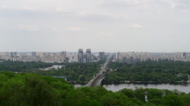 Kiev Ukaine Dnipro nehir sol sahil panorama bahar manzara 4k video