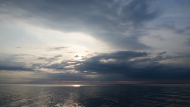 Kyjevské Moře Časné Ráno Letní Panorama Řeka Příroda Oblačnost Východ — Stock video