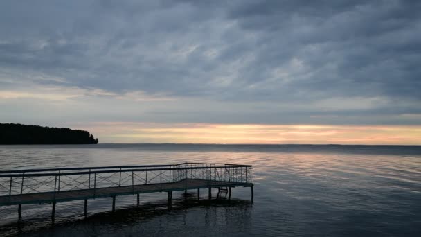 キエフ海早朝夏パノラマ川自然雲日の出4Kビデオ — ストック動画