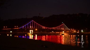 Dnipro nehir yansıması Ukrayna seyahat Kiev pedastrian köprü aydınlatma