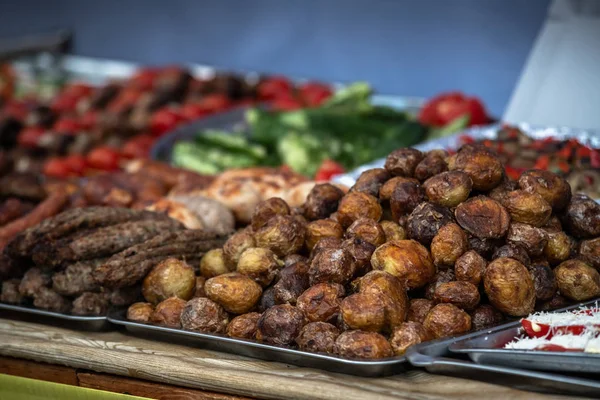 Ucraino Paese Fiera Cottura Patate Arrosto Cucinato All Aperto Barbecue — Foto Stock