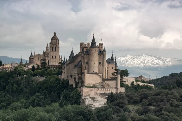 Segovia Alcazar kalede Pealara Dağı. Castilla y Leon, İspanya