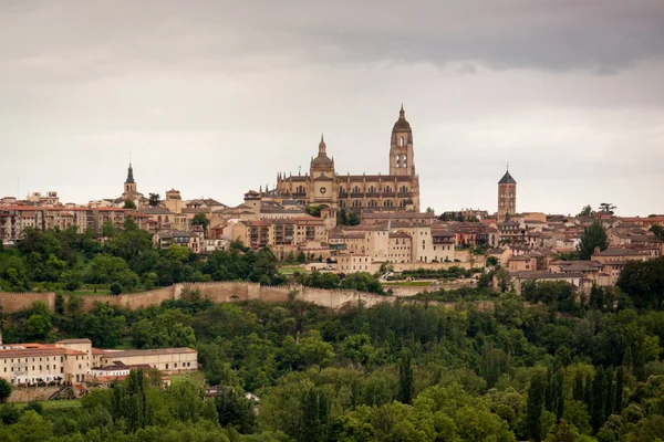 Punktu Widzenia Segovia Gotycka Katedra Romańskich Kościołów Akwedukt Segovia Skyline — Zdjęcie stockowe