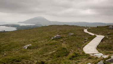 Diamond Hill hiking trail Connemara Milli Park, İrlanda.
