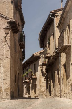 İspanya, Pedraza ortaçağ köyü Ana Meydan'a tipik mimari. Cityscape