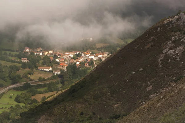 Doğal Park Somiedo dağlarda Asturias, İspanya