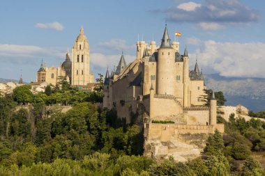 Segovia, anıtsal şehir. Alcazar, Katedral ve kiliseler