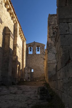 Duraton Nehri 'nin Doğal Park Okları. Manzara ve uçurumlar. San Frutos 'un inzivası, antik tapınak. Segovia, İspanya