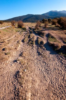 Segovia ve Madrid 'deki Sierra de Guadarrama Ulusal Parkı' ndan geçeceğiz. Castilla y Leon, İspanya