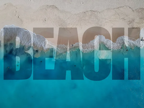 Foto Drone Grace Bay, Providenciales, Turcos y Caicos. La superposición de texto dice playa — Foto de Stock