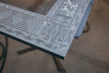 Marangozlukta yarı bitmiş boyalı ahşap ürün