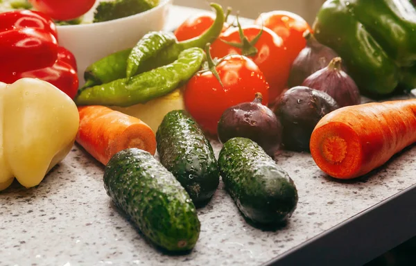 Здоровое Питание Свежие Овощи Белом Столе — стоковое фото
