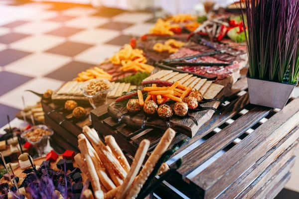 Luxusní Jídlo Nápoje Firemní Party Stůl — Stock fotografie