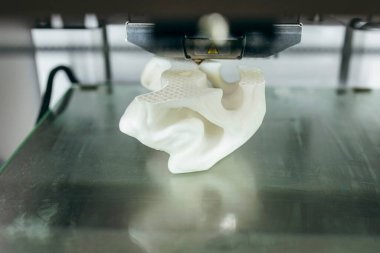 İş sırasında üç boyutlu elektronik plastik yazıcı