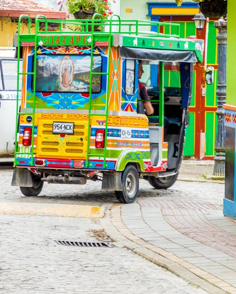 Guatape Colombia Abril 2018 Una Vista Tuk Tuk Muy Colorido — Foto de Stock