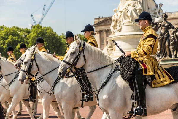 El cumpleaños de Queens Trooping el Color — Foto de Stock