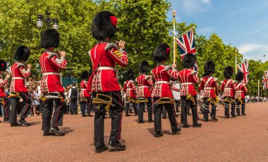 Renk günlerdir Queens Doğum günü