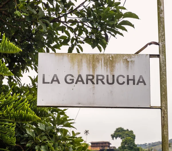 Jardin, Kolombiya. Nisan 2018. Bir işareti olarak, bilinen ahşap teleferik için görünümünü Jardin pitoresk kasaba Kolombiya'daki La Garrucha.