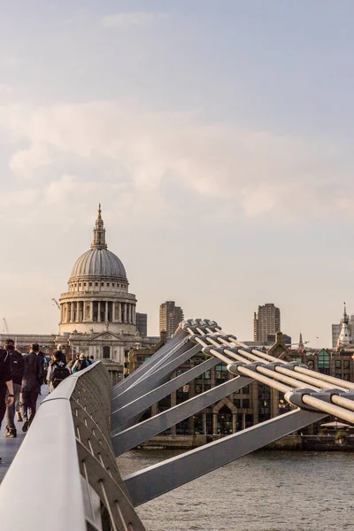 Londoner Stadtbild von der Themse aus — Stockfoto