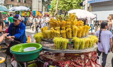 tipik Medellin Kolombiya