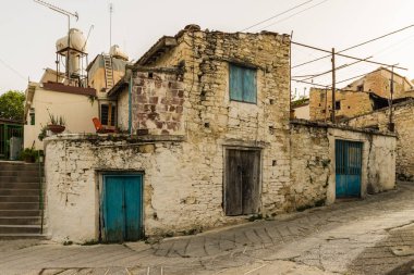 Geleneksel köy Omodos Kıbrıs'ta tipik bir görünümde