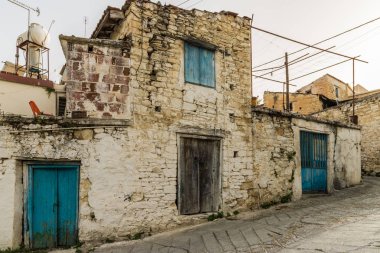 Geleneksel köy Omodos Kıbrıs'ta tipik bir görünümde