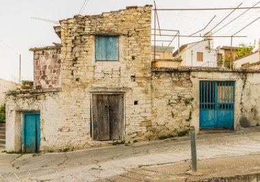 Geleneksel köy Omodos Kıbrıs'ta tipik bir görünümde