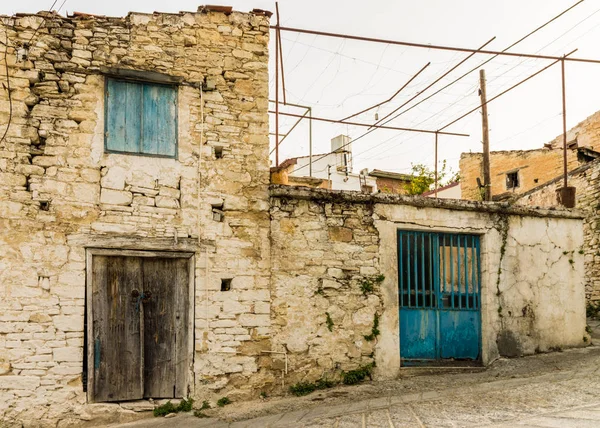 Geleneksel köy Omodos Kıbrıs'ta tipik bir görünümde
