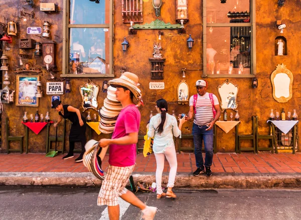 Uma vista típica na cidade velha em Cartagena colômbia — Fotografia de Stock