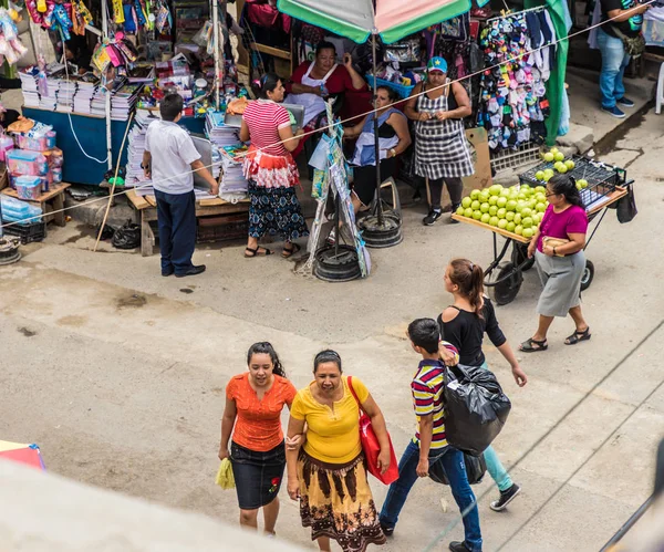Uma vista típica em San Salvador, El Salvador — Fotografia de Stock