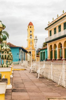 Plaza Major Trinidad Küba'da tipik bir görünümünü.