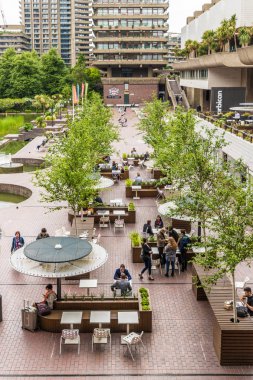 Londra'da barbican alanında tipik bir görünüm