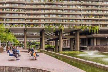 Londra'da barbican alanında tipik bir görünüm