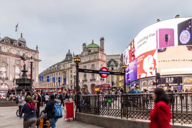 Londra 'nın merkezinde tipik bir manzara