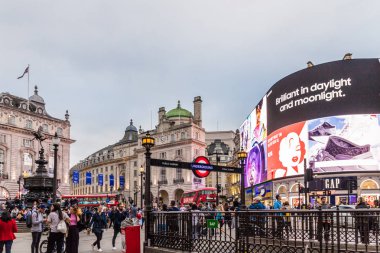 Londra 'nın merkezinde tipik bir manzara