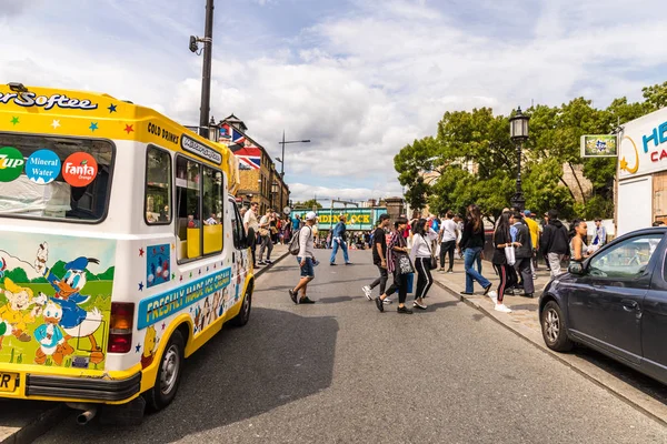 A typical view in Camden Market london — Stock Photo, Image