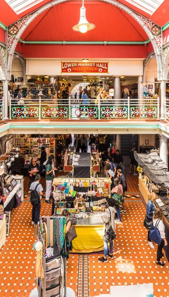 Camden Market Londra'daki tipik bir görünüm