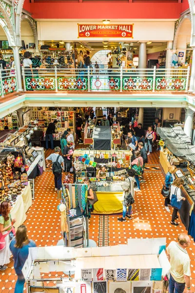 Camden Market Londra'daki tipik bir görünüm