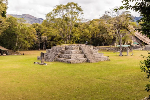 Una vista típica en las ruinas de Copán en Honduras . — Foto de Stock