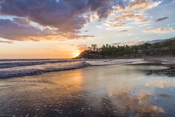 Una vista tipica a El Zonte in El Salvador — Foto Stock