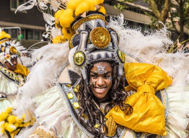 Londra'daki Notting Hill Karnavalında bir görünüm