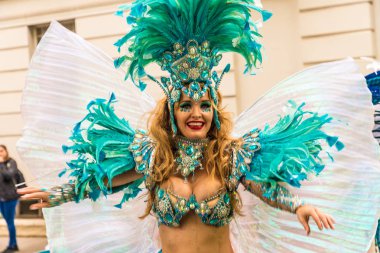 Londra'daki Notting Hill Karnavalında bir görünüm