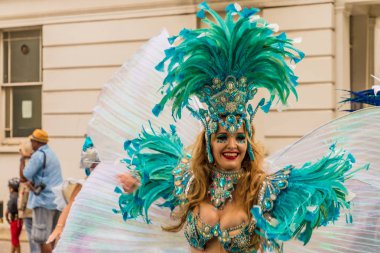 Londra'daki Notting Hill Karnavalında bir görünüm