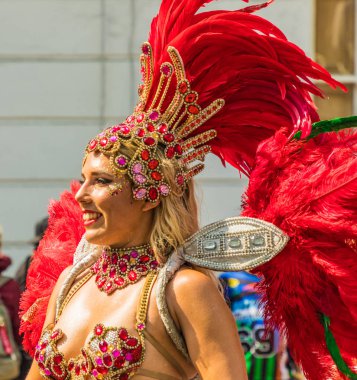 Londra'daki Notting Hill Karnavalında bir görünüm