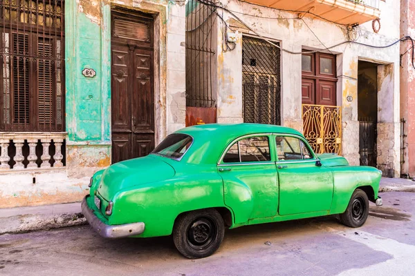 Havana, Küba'da tipik bir sokak görünümü. — Stok fotoğraf