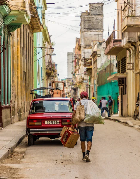 Типичный вид в Гаване на Кубе — стоковое фото
