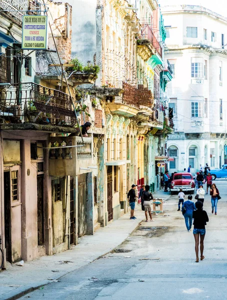 En typisk vy i Havanna i Kuba — Stockfoto