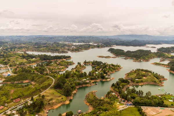Guatape El Piedra görünümünden