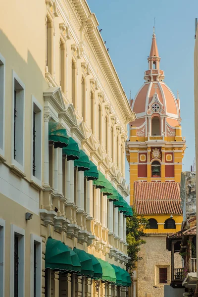 Uma vista típica em Cartagena, na Colômbia . — Fotografia de Stock